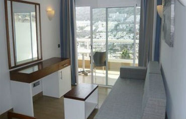 Altair Apartments