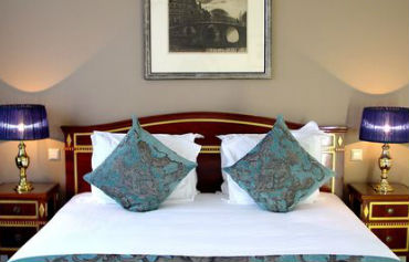 Ambassade Hotel