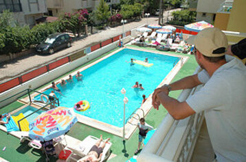 Club Ako Apartments
