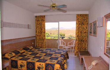 Club Cala Romani Hotel