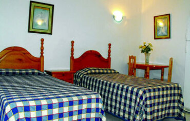 Comodoro Apartments