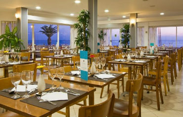 Dom Jose Beach Hotel