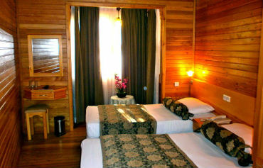 Hotel Pine Valley