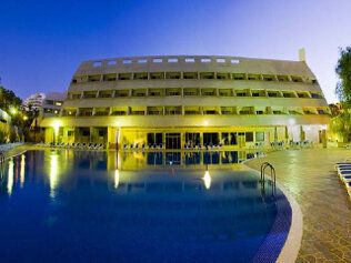Las Piramides Resort
