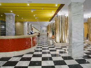 Las Piramides Resort