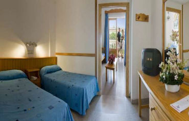 Ola Aparthotel Isabel