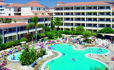 Parque de la Paz Apartments
