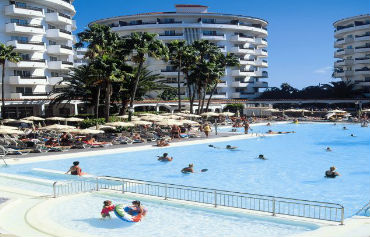 Servatur Waikiki Hotel