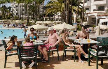 Servatur Waikiki Hotel