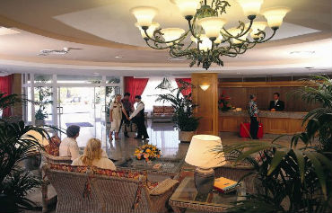 Servatur Waikiki Hotel