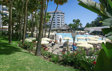 Servatur Waikiki Hotel
